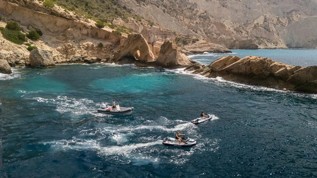 Excursión en moto de agua a Atlantis, Ibiza